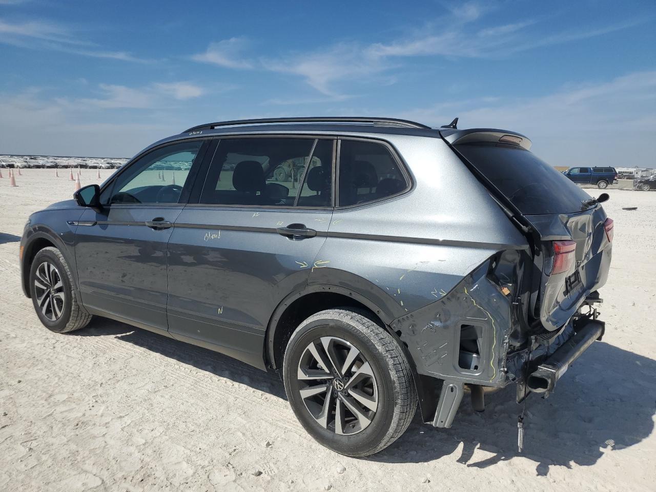 2024 Volkswagen Tiguan - zdjęcie 2