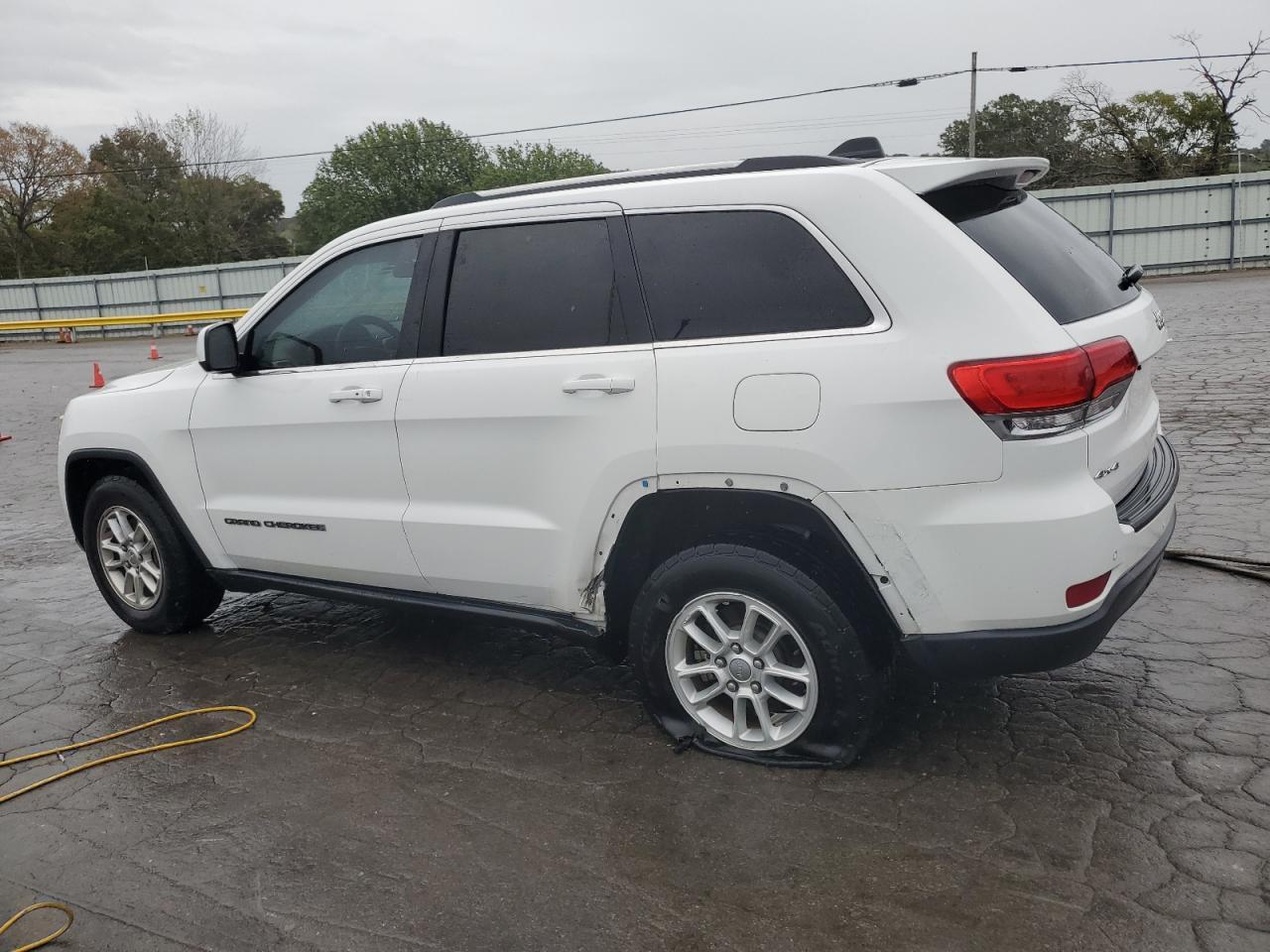 2018 Jeep Grand Cherokee Laredo - zdjęcie 2