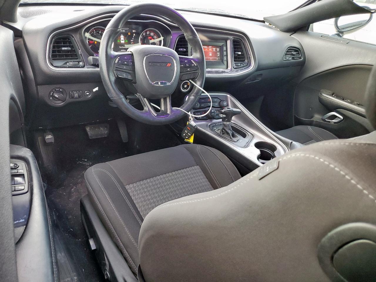 2017 Dodge Challenger Sxt - zdjęcie 8