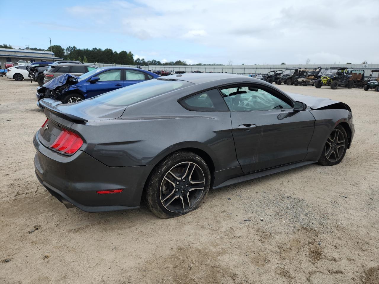 2019 Ford Mustang - zdjęcie 3