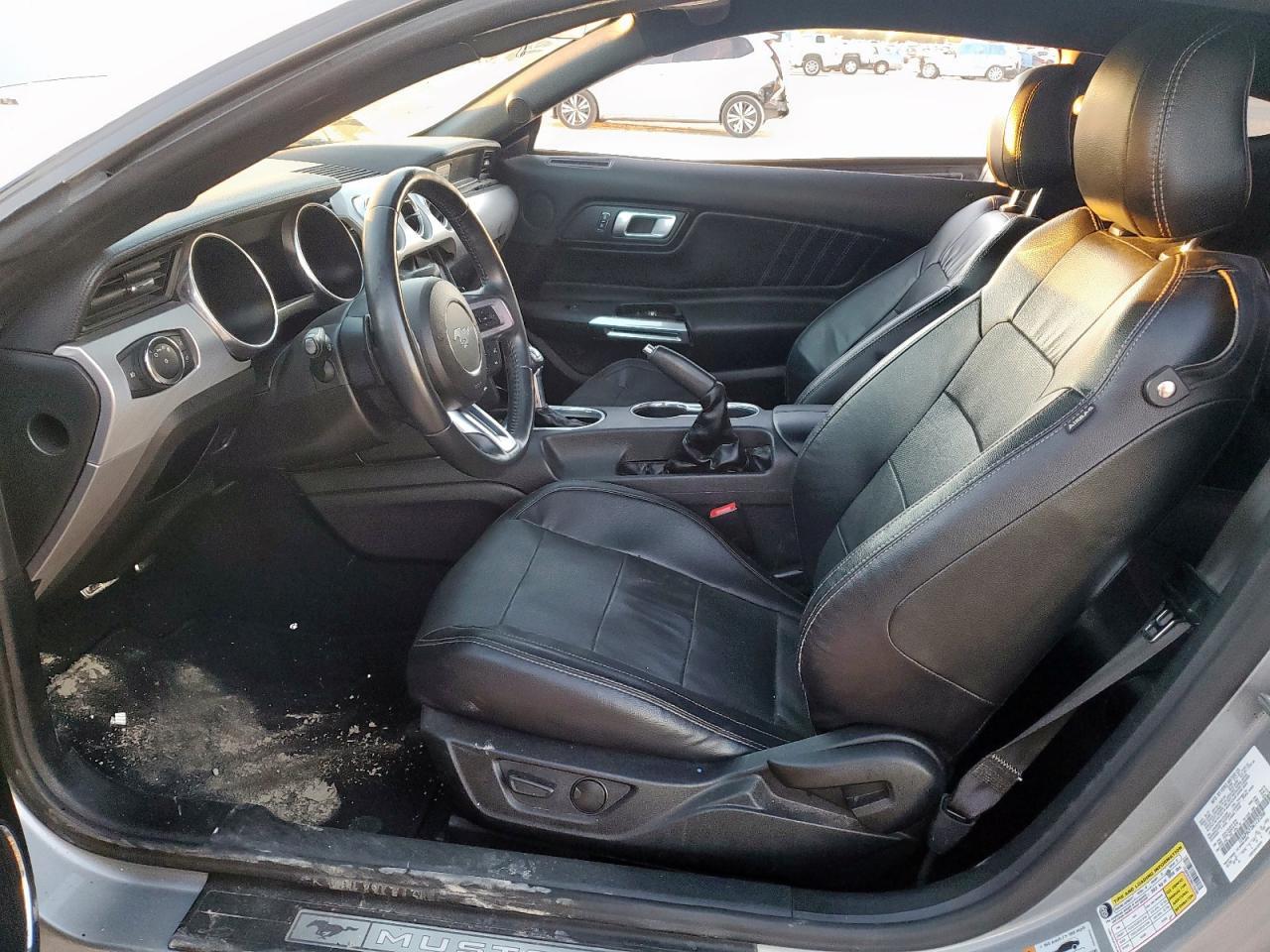 2021 Ford Mustang - zdjęcie 7