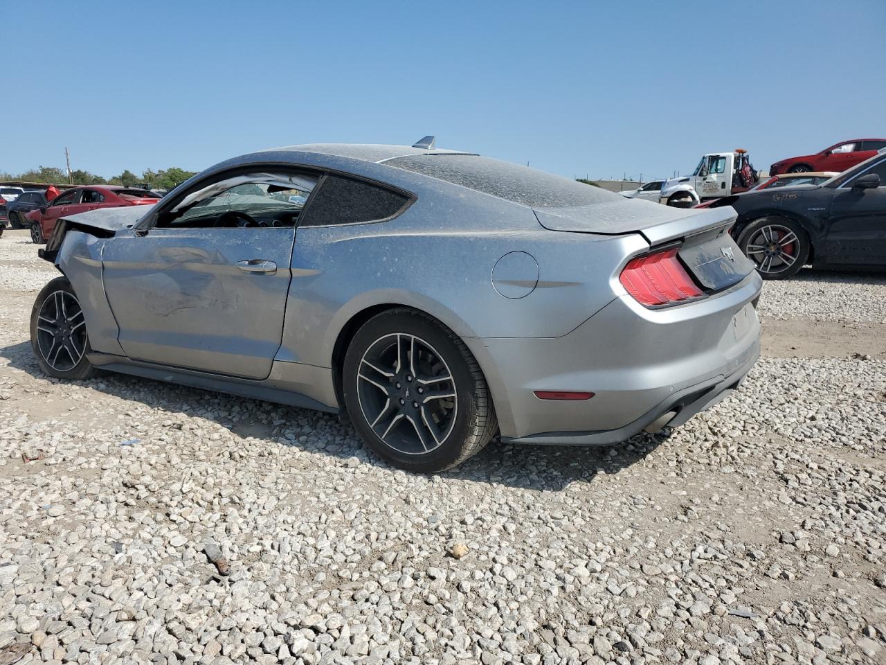 2021 Ford Mustang - zdjęcie 2