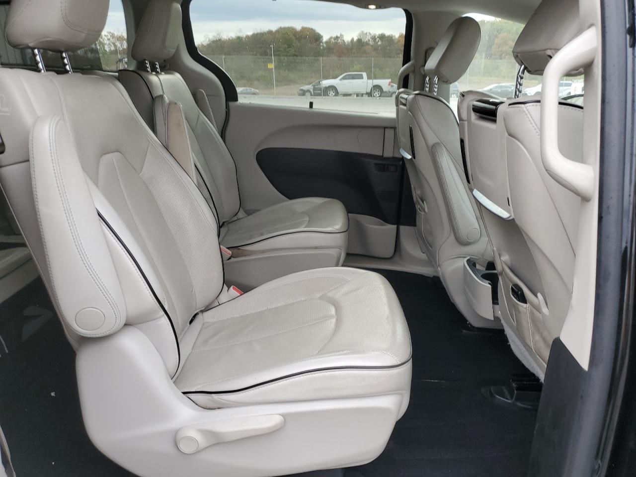 2017 Chrysler Pacifica - zdjęcie 11