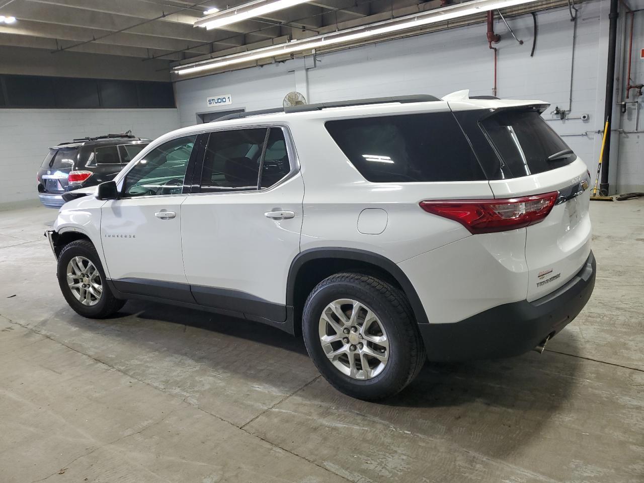 2021 Chevrolet Traverse Lt - zdjęcie 2
