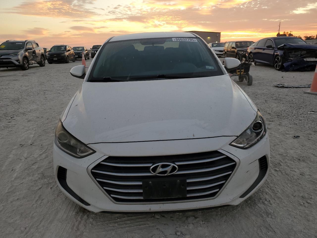 2017 Hyundai Elantra - zdjęcie 5