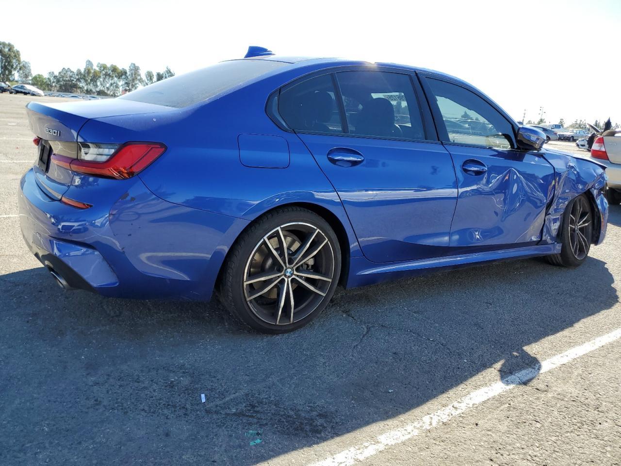 2020 BMW Seria 3 - zdjęcie 3