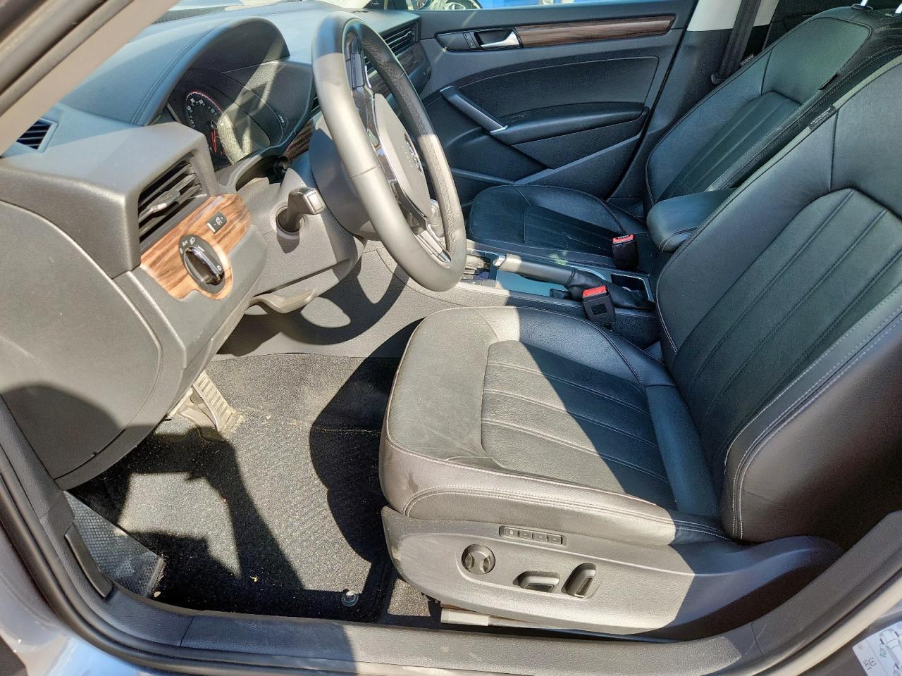 2022 Volkswagen Passat Limited Edition - zdjęcie 7
