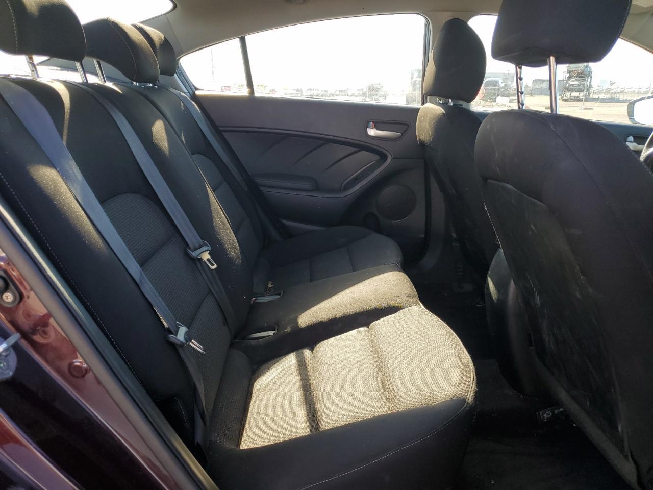2017 Kia Forte - zdjęcie 10