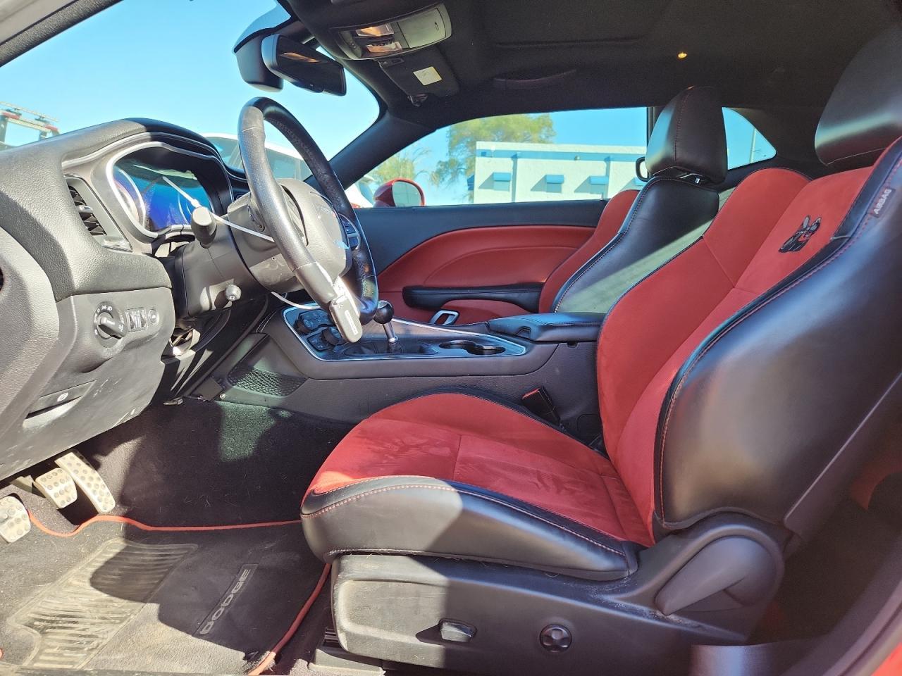 2016 Dodge Challenger - zdjęcie 7