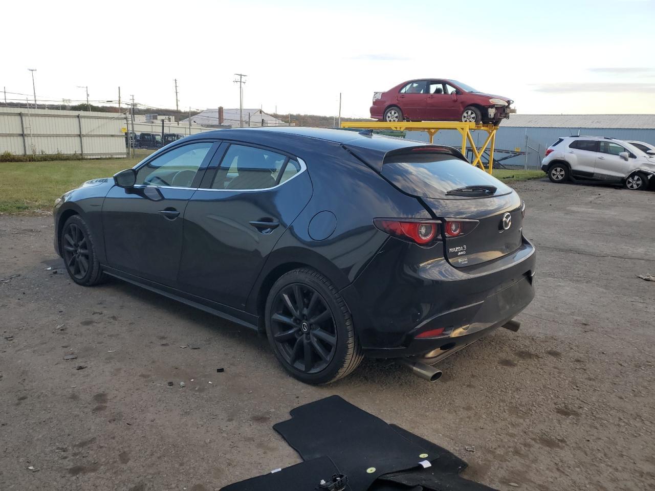 2022 Mazda 3 - zdjęcie 2