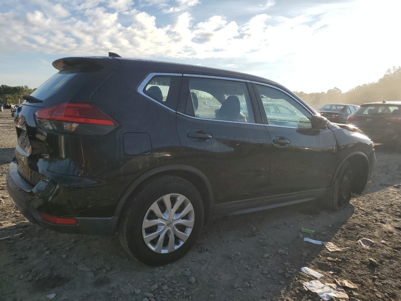 2017 Nissan Rogue S - zdjęcie 3