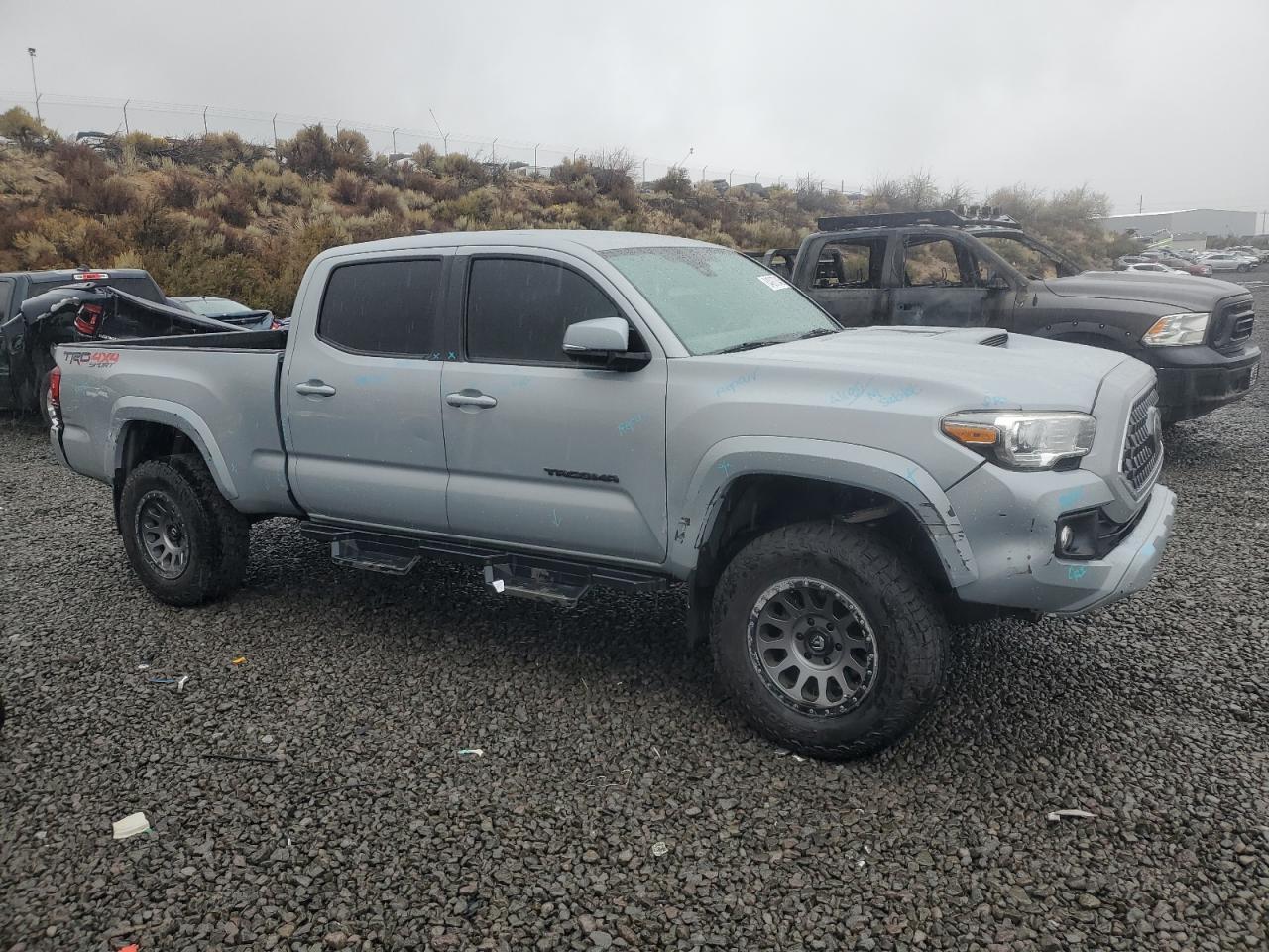 2019 Toyota Tacoma - zdjęcie 4