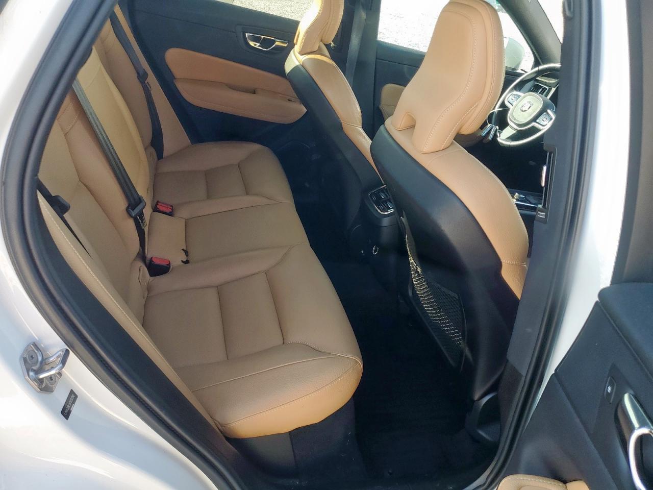 2019 Volvo XC60 - zdjęcie 11