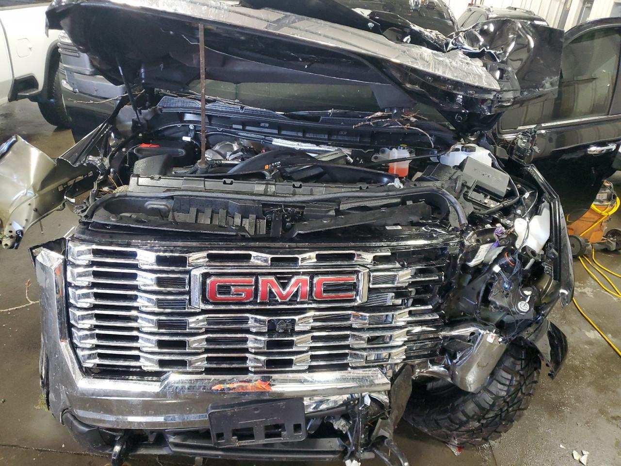 2025 GMC Sierra K3500 - zdjęcie 11