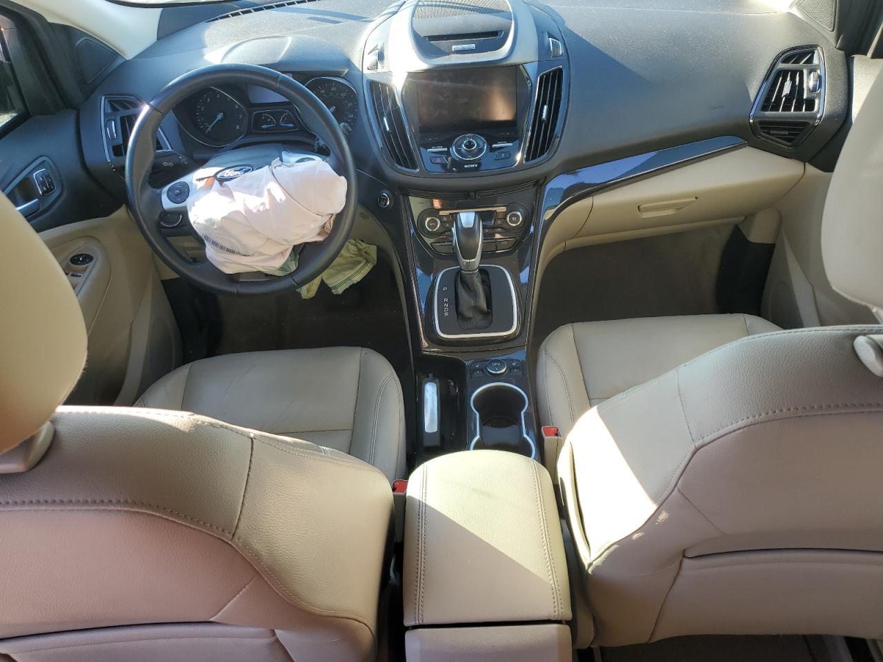 2014 Ford Escape Titanium - zdjęcie 8