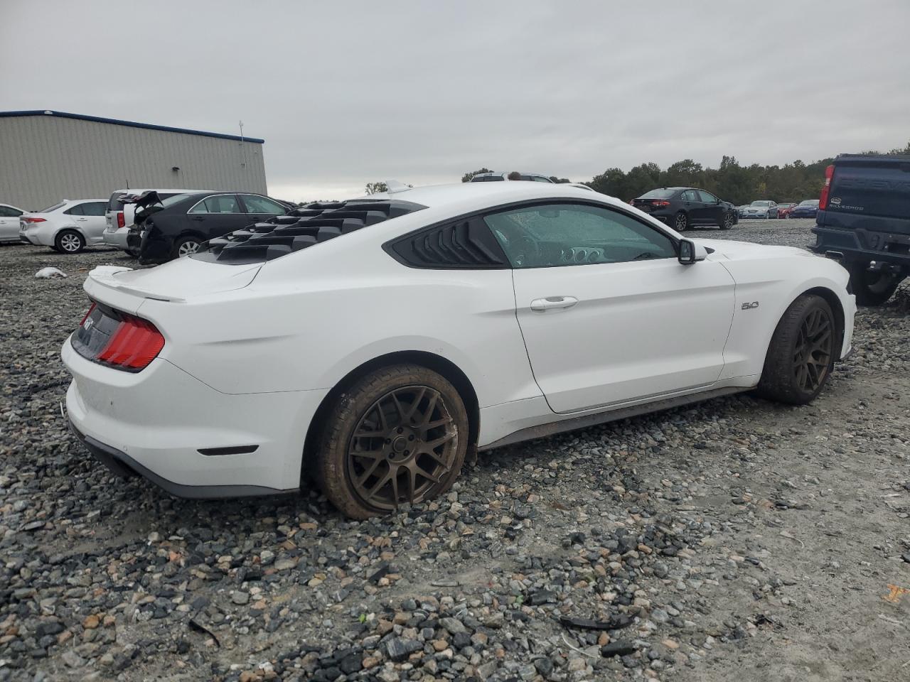 2020 Ford Mustang - zdjęcie 3