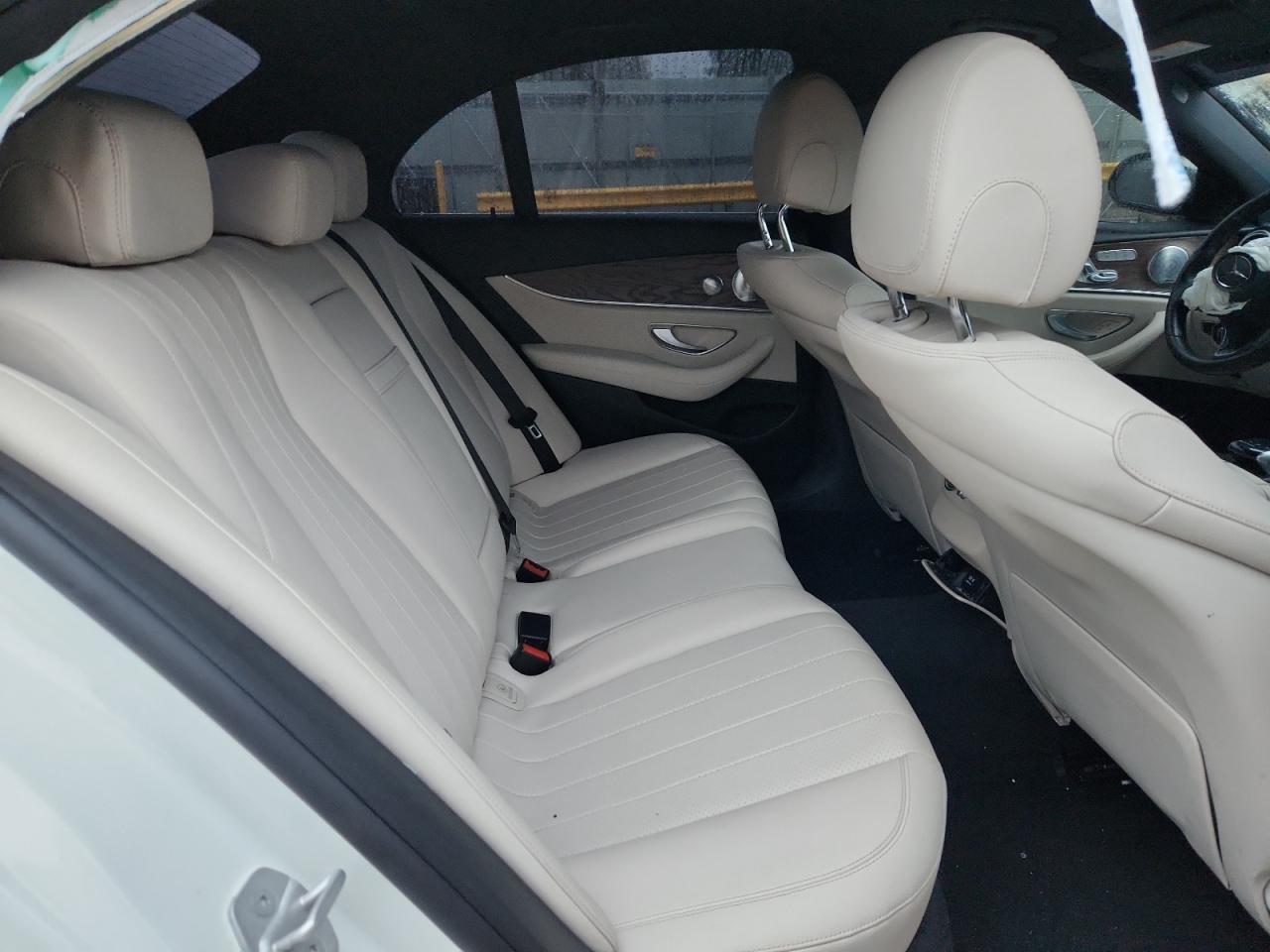 2017 Mercedes-Benz E 300 - zdjęcie 10