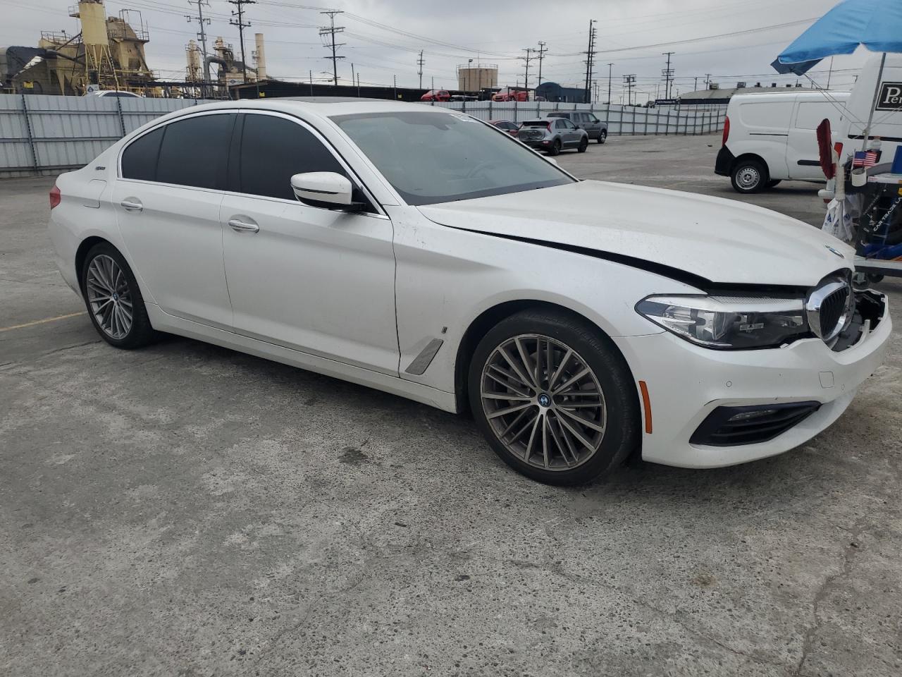 2018 BMW 530E - zdjęcie 4