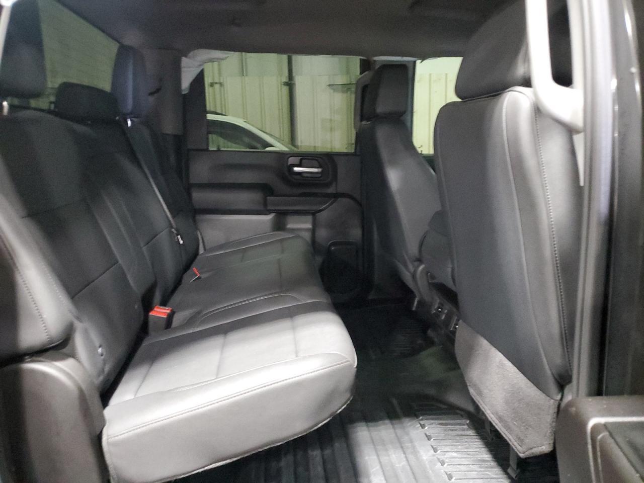 2025 GMC Sierra K3500 - zdjęcie 10