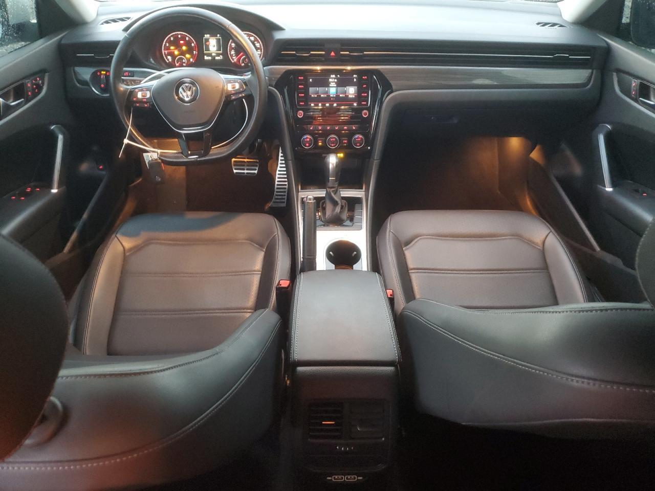 2020 Volkswagen Passat - zdjęcie 8