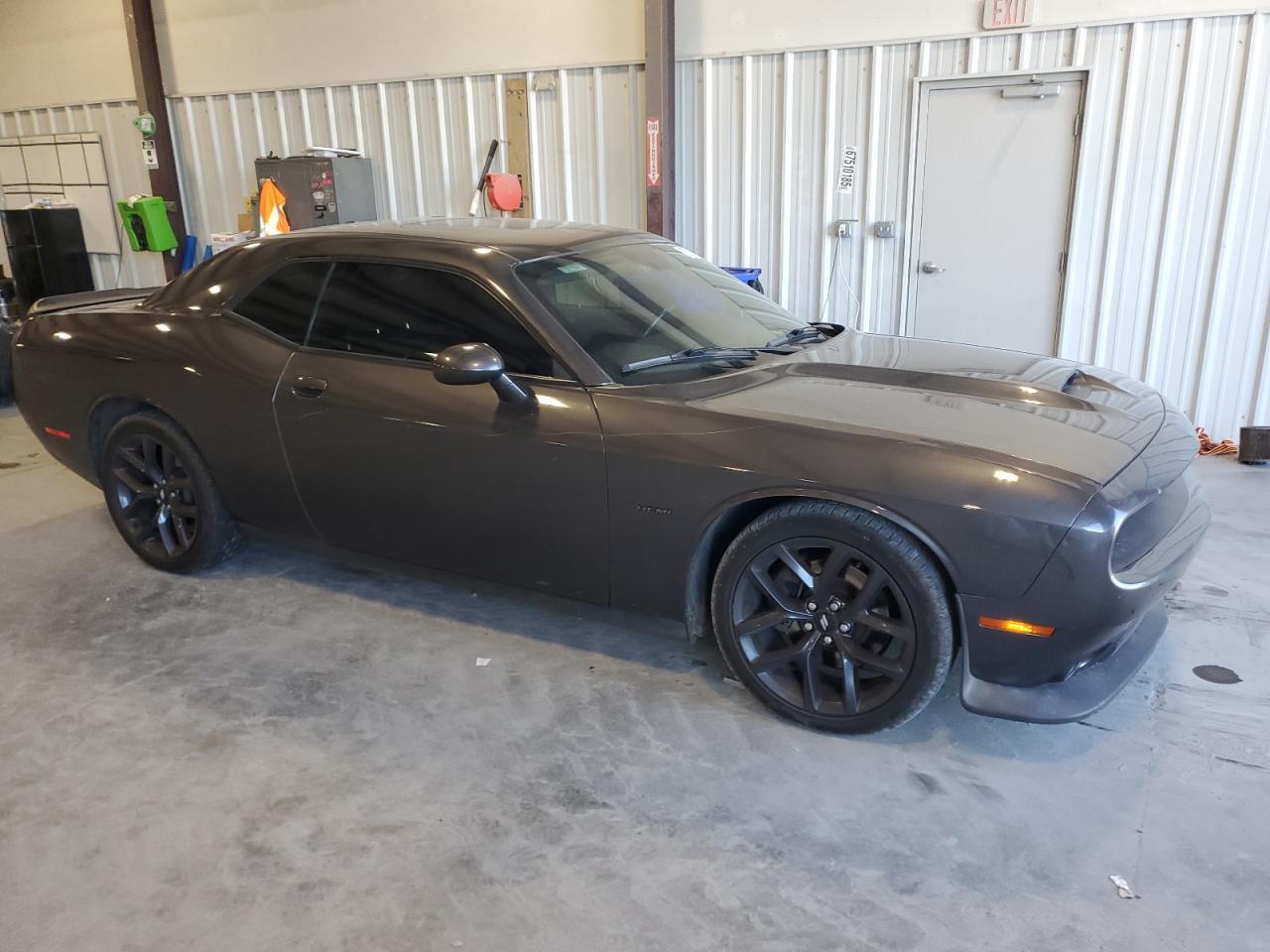 2019 Dodge Challenger - zdjęcie 4