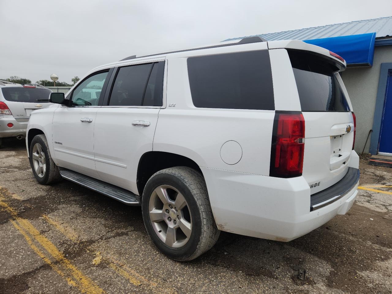 2015 Chevrolet Tahoe - zdjęcie 2