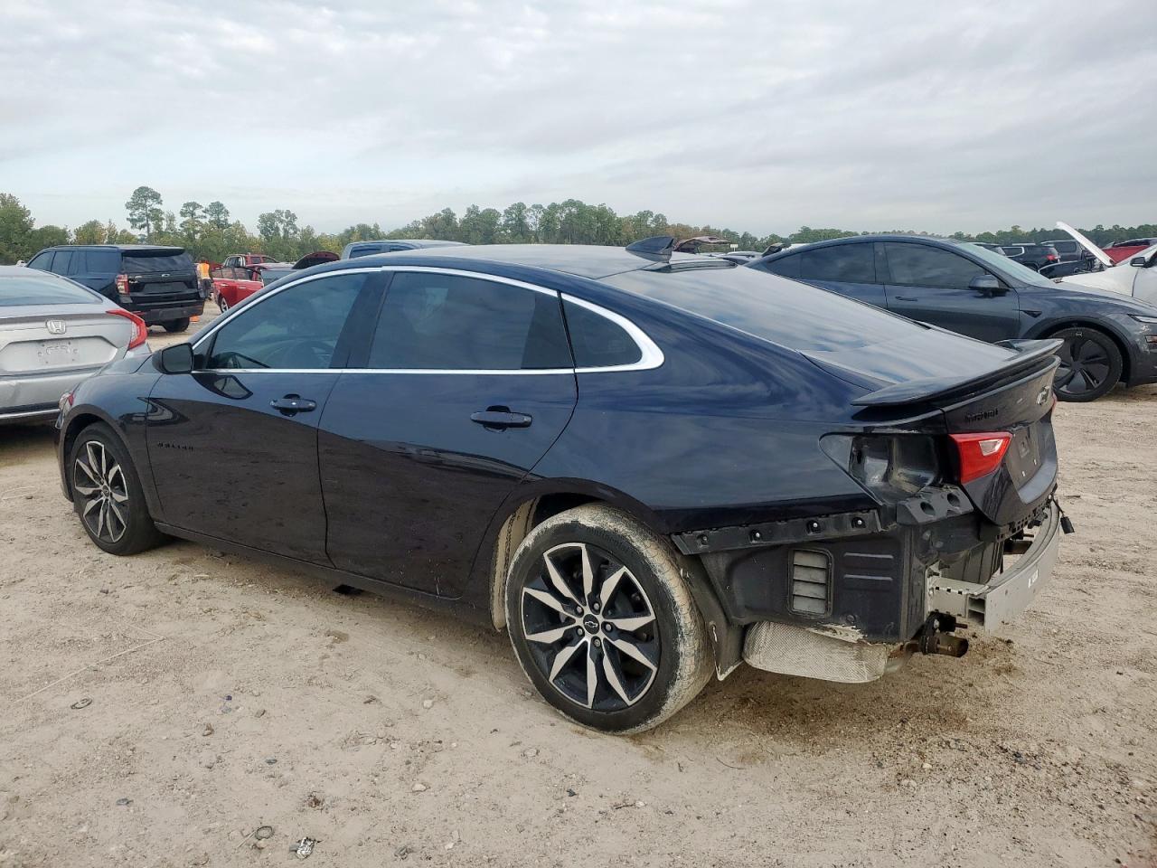 2022 Chevrolet Malibu Rs - zdjęcie 2
