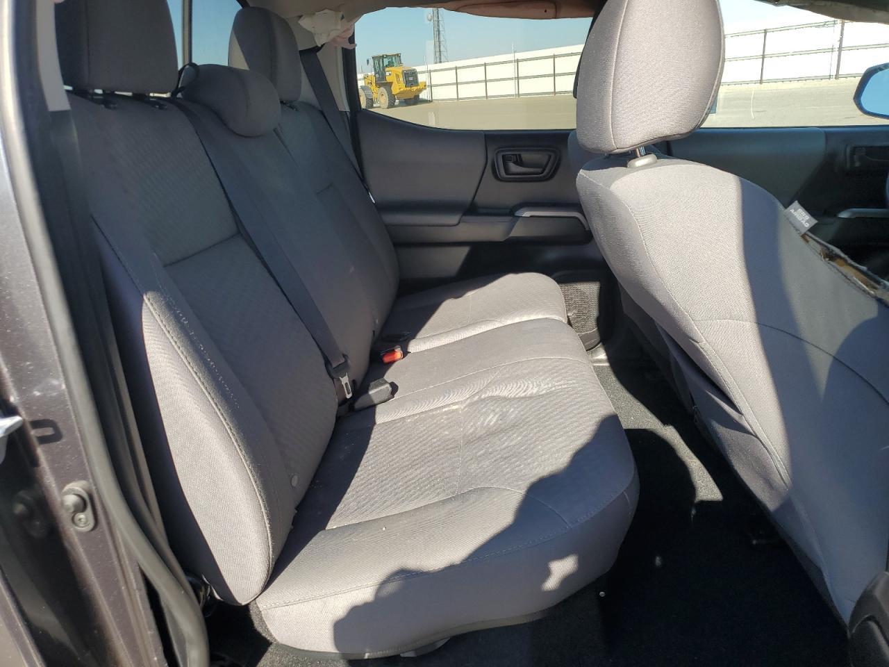 2021 Toyota Tacoma - zdjęcie 10