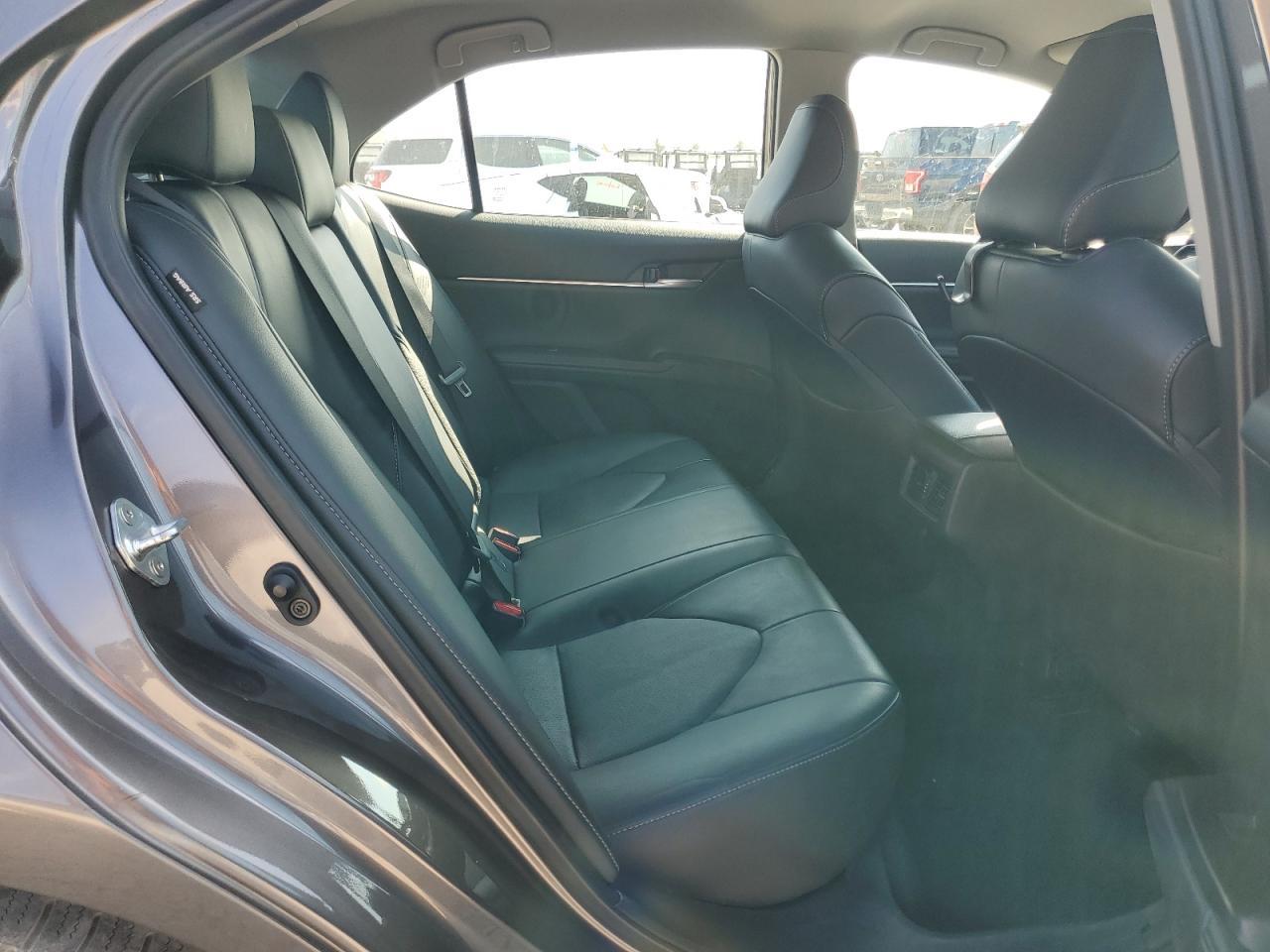 2024 Toyota Camry - zdjęcie 10