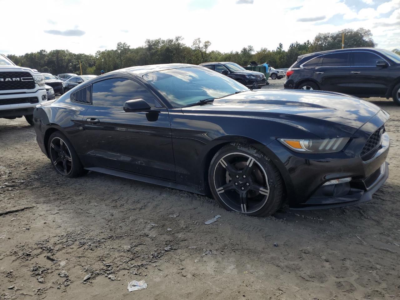 2016 Ford Mustang - zdjęcie 4