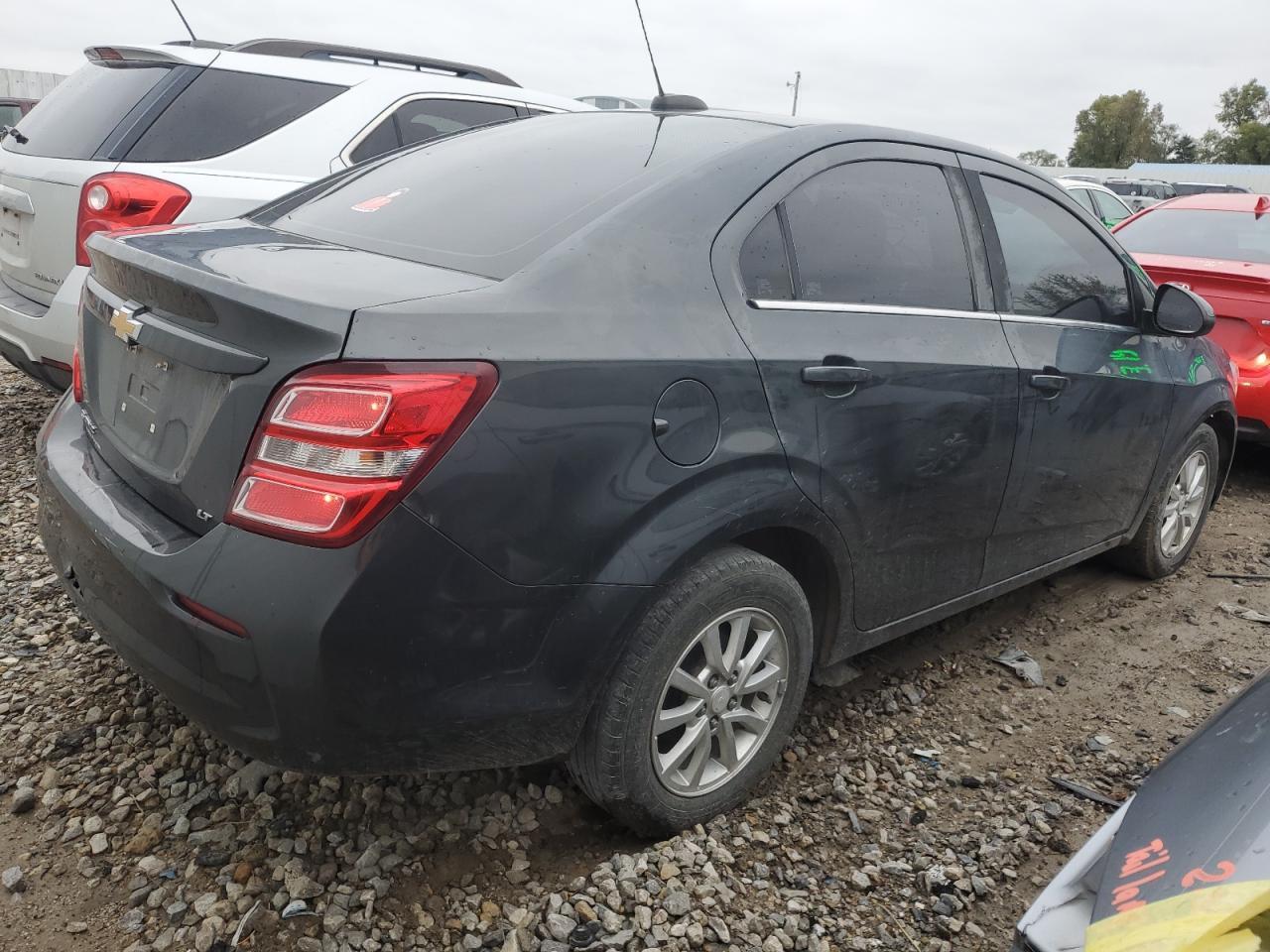 2019 Chevrolet Sonic Lt - zdjęcie 3