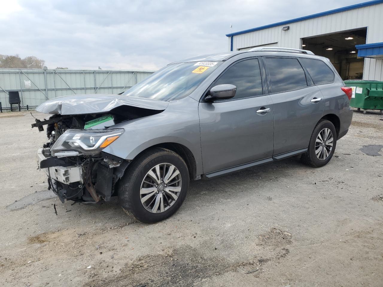 Nissan Pathfinder - zdjęcie 1