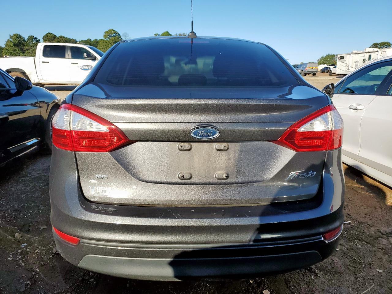 2017 Ford Fiesta - zdjęcie 6