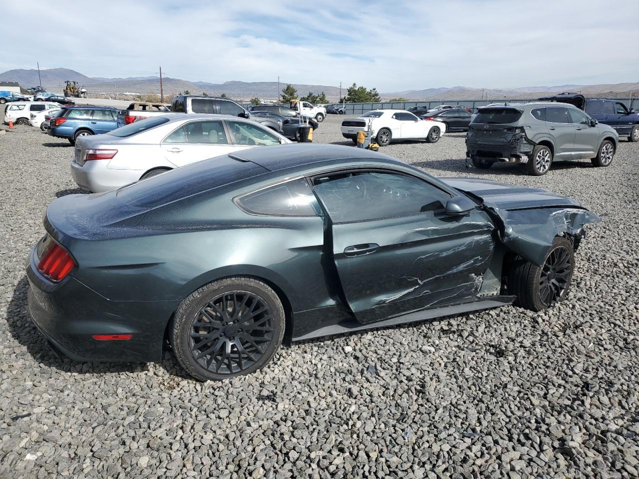 2015 Ford Mustang - zdjęcie 3