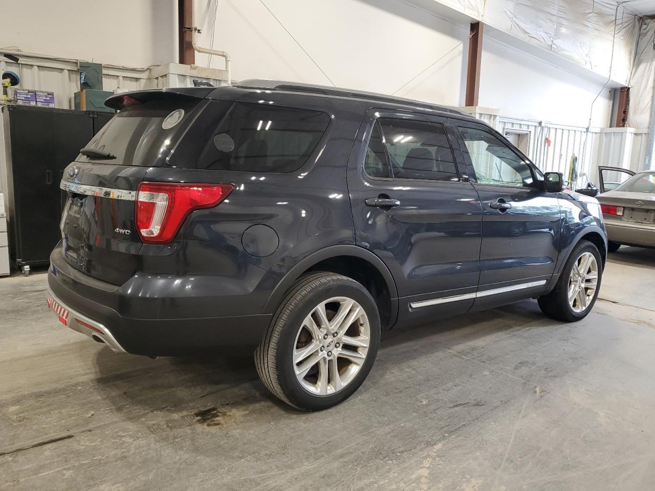 2017 Ford Explorer - zdjęcie 3