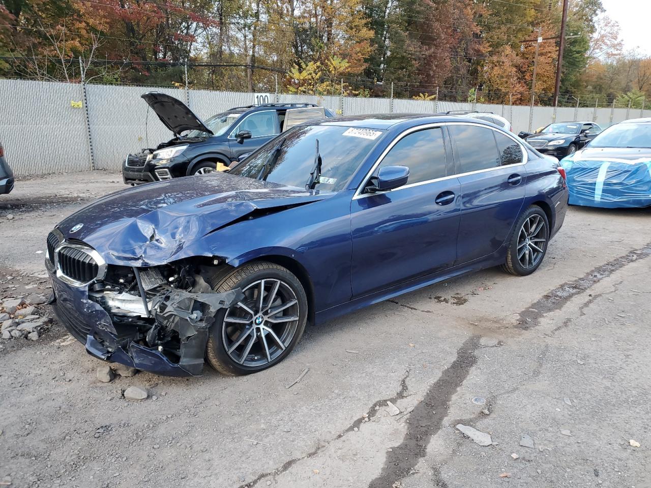 2020 BMW 330Xi - zdjęcie główne