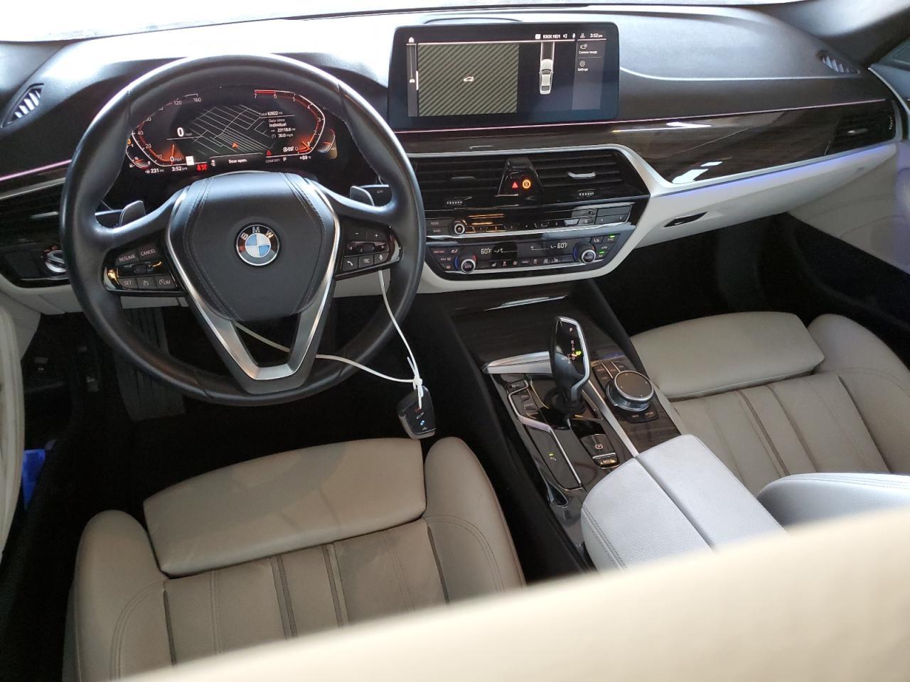 2021 BMW Seria 5 - zdjęcie 8