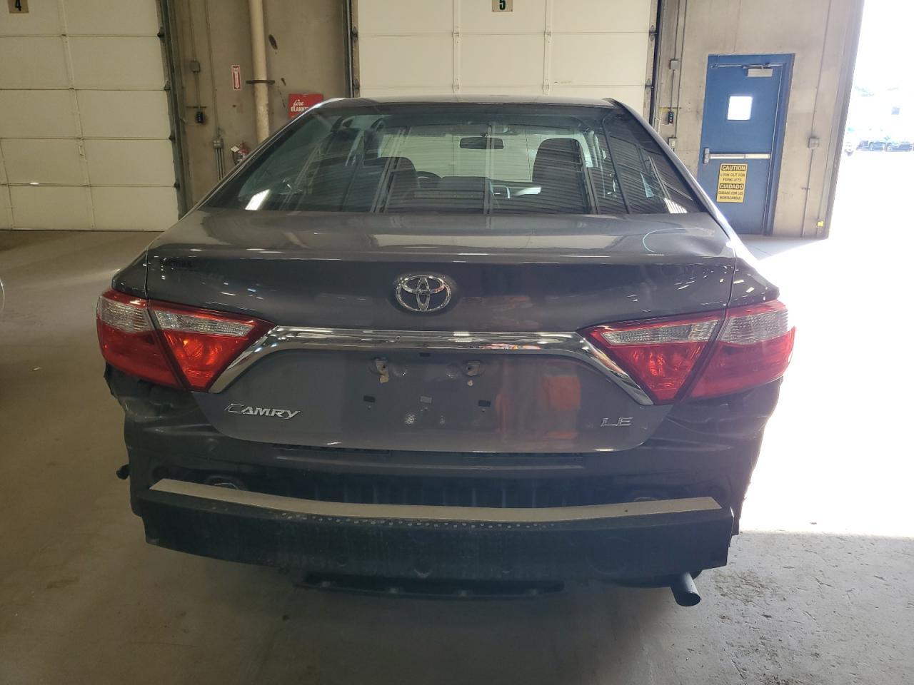2016 Toyota Camry Le - zdjęcie 6