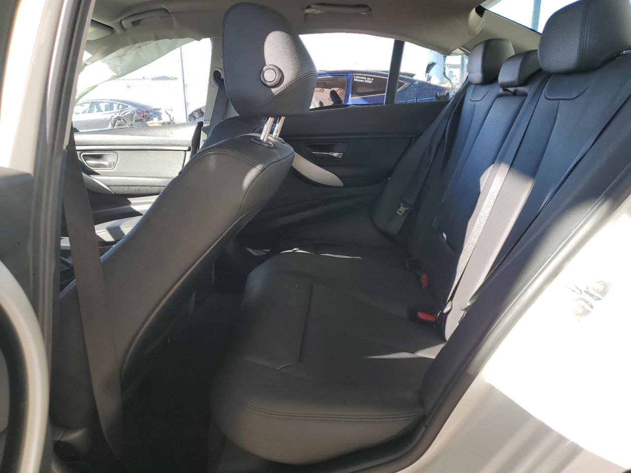 2015 BMW Seria 3 - zdjęcie 10