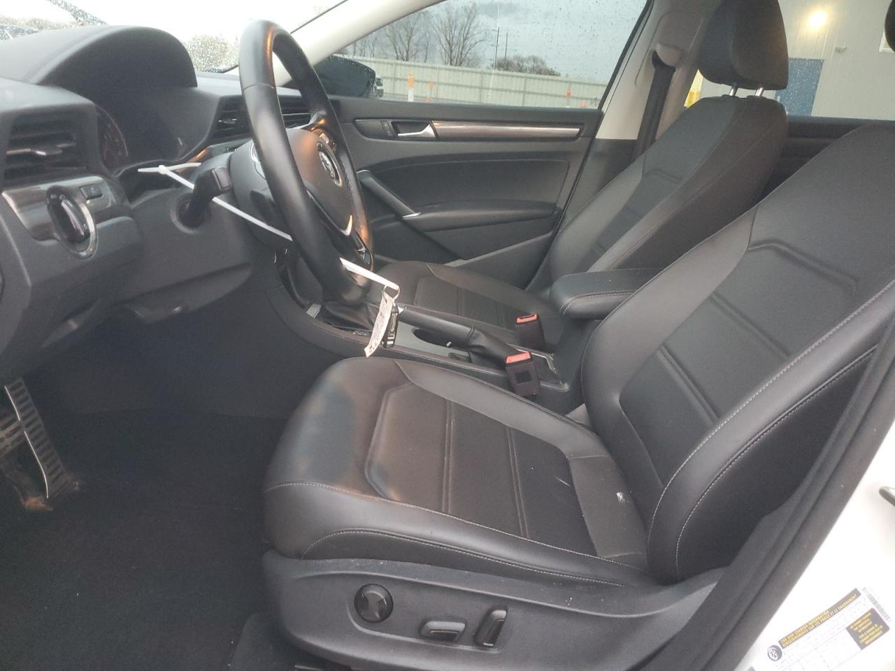 2020 Volkswagen Passat - zdjęcie 7