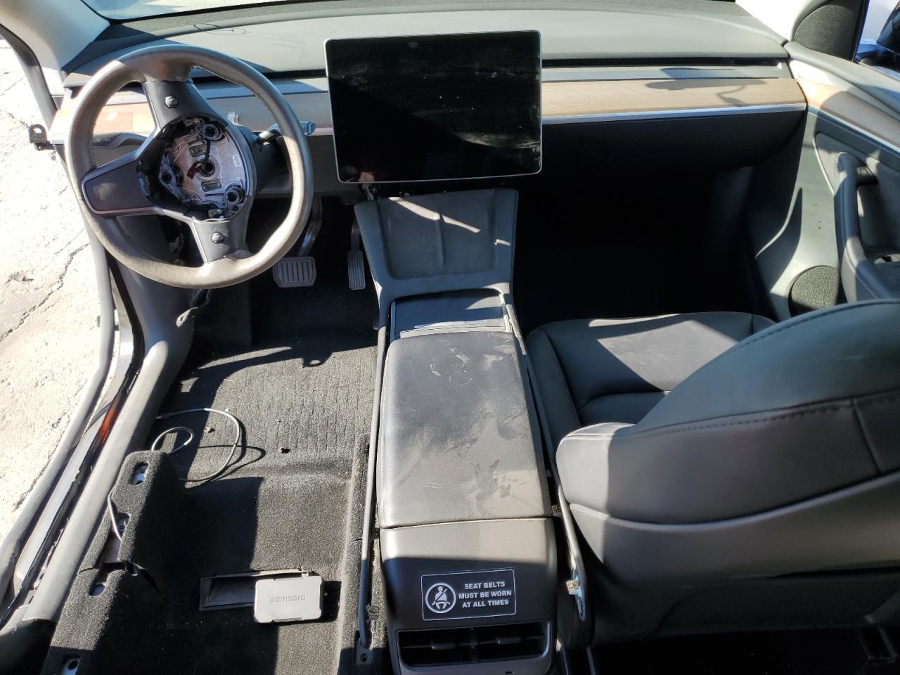 2024 Tesla Model Y - zdjęcie 8