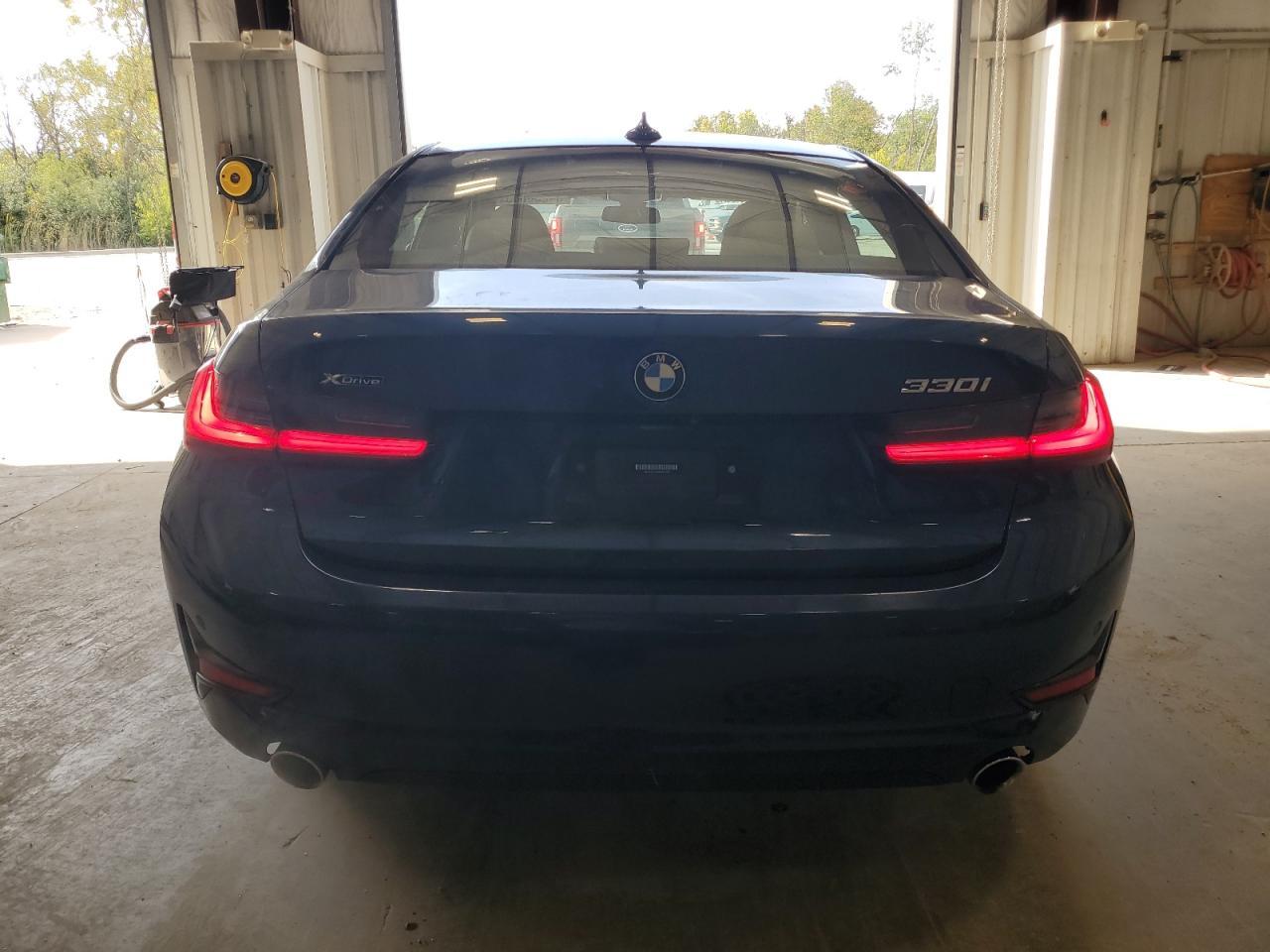 2021 BMW 330Xi - zdjęcie 6