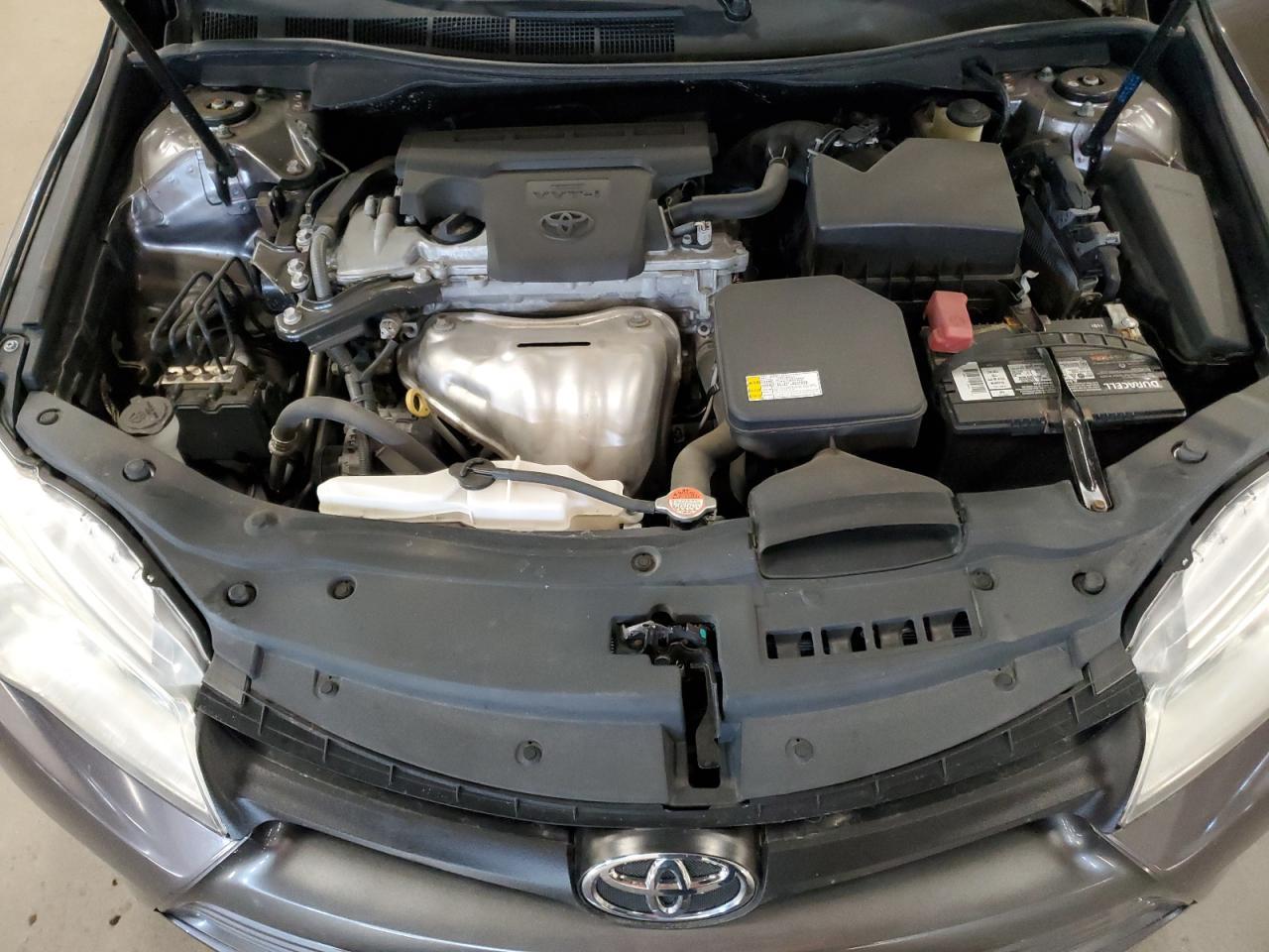 2016 Toyota Camry Le - zdjęcie 11