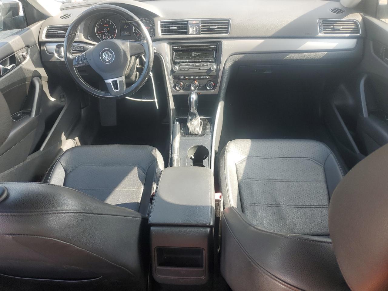 2015 Volkswagen Passat - zdjęcie 8