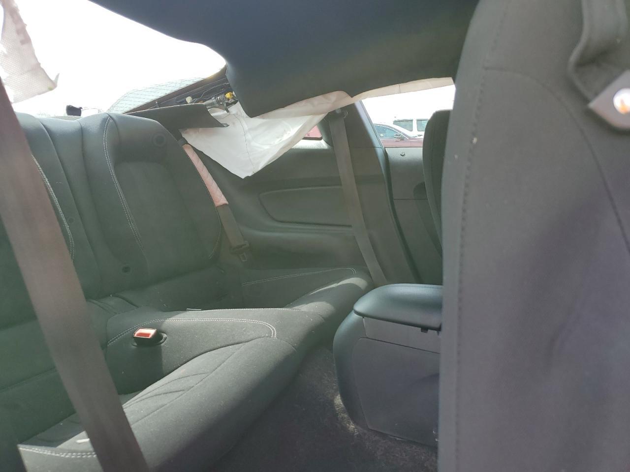 2020 Ford Mustang - zdjęcie 10