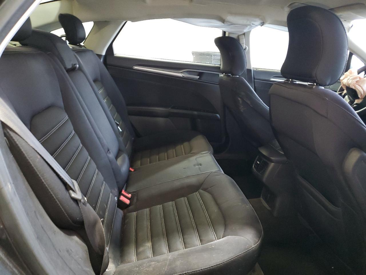2015 Ford Fusion - zdjęcie 10