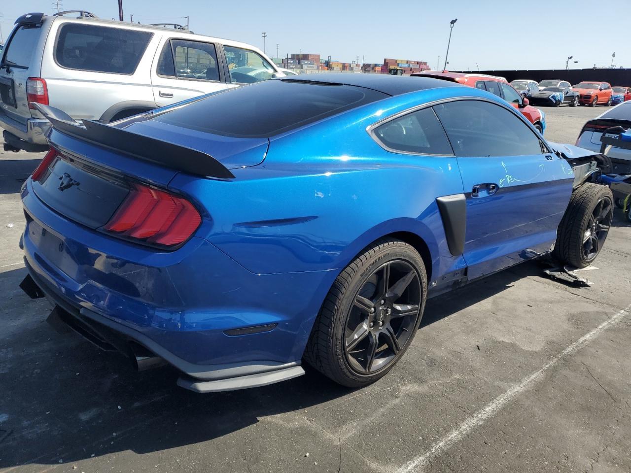 2018 Ford Mustang - zdjęcie 3