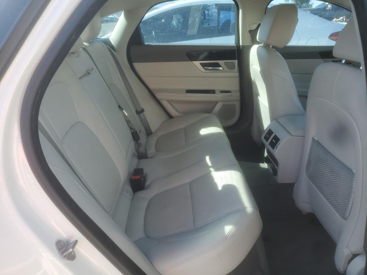 2016 Jaguar Xf Prestige - zdjęcie 10