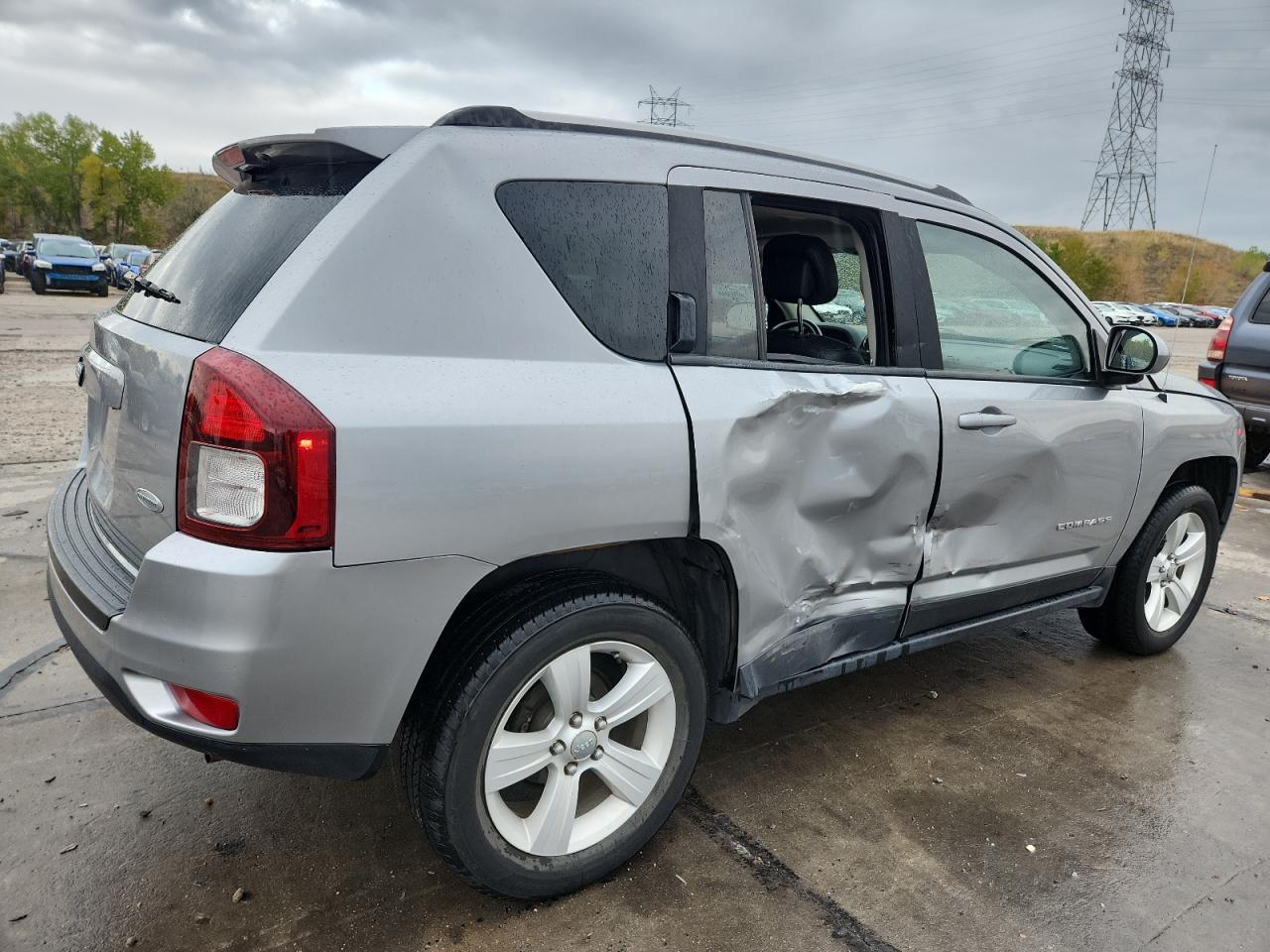 2016 Jeep Compass Latitude - zdjęcie 3