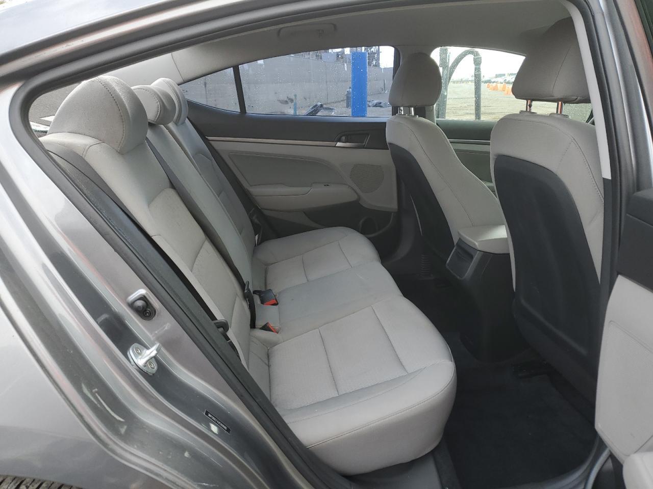 2018 Hyundai Elantra - zdjęcie 10